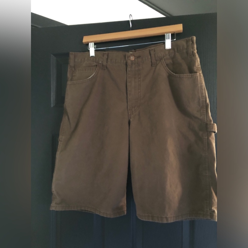 Men's Brown Dickie’s Utility Shorts - Classic Workwear Style
Size 34
Worn once